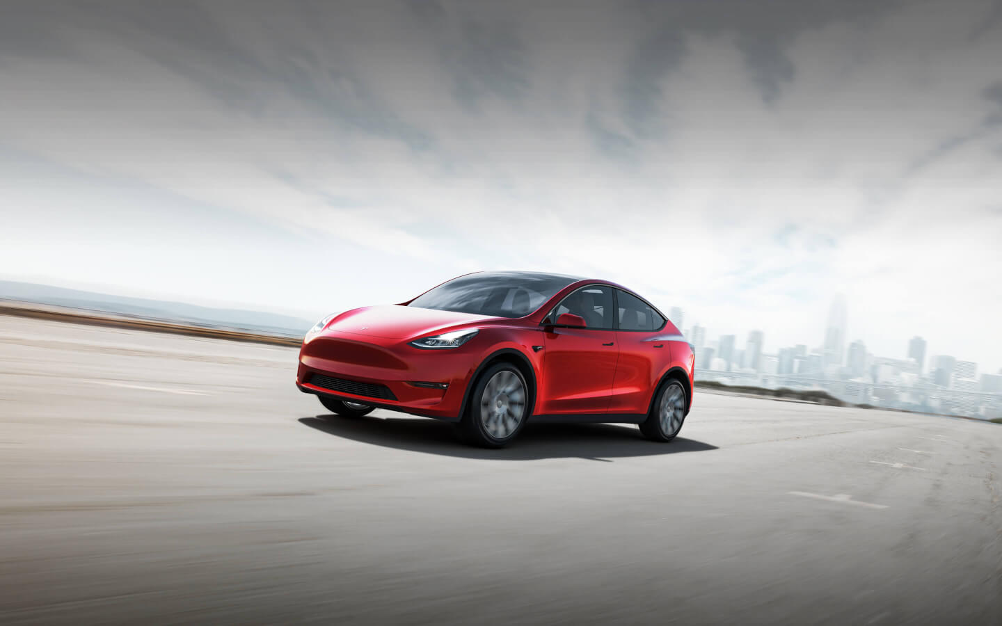 Tesla снова разваливается, на этот раз на ходу слетела крыша Tesla снова разваливается, на этот раз на ходу слетела крыша