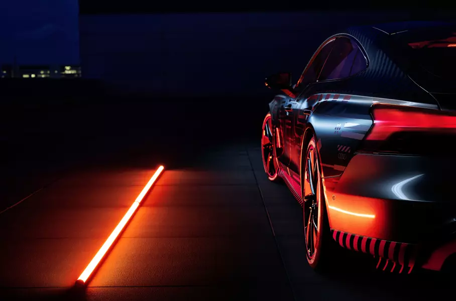 Великолепный электрический седан Audi e-tron GT будут собирать в Германии с R8