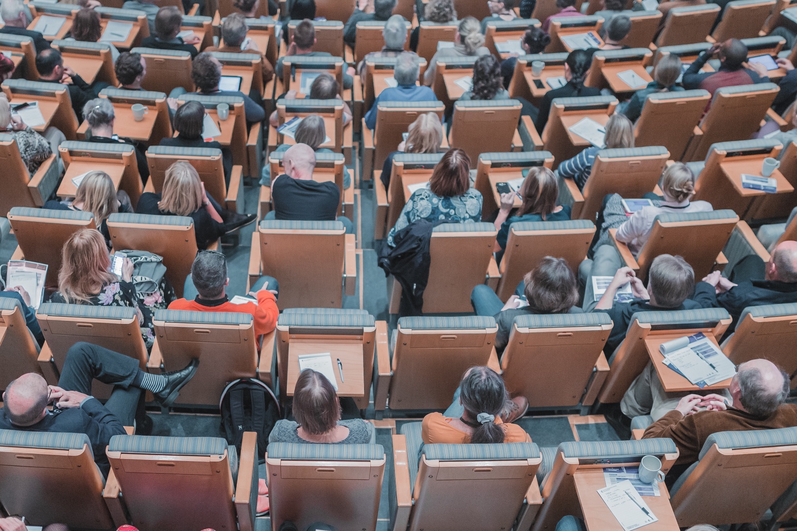 Jeila universitāti sūdz tiesā par diskrimināciju