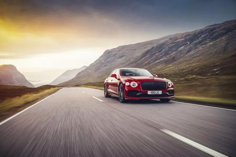 У Flying Spur от Bentley появилась модификации с меньшей мощностью