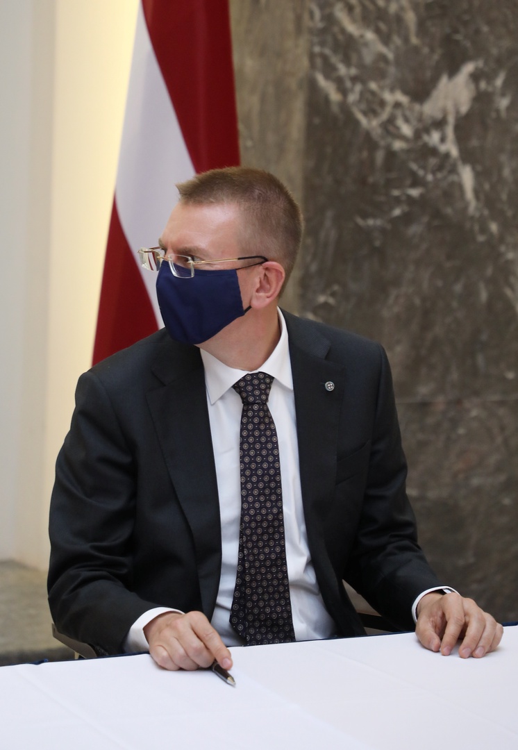 Ārlietu ministrs norādījis uz nepieciešamību atteikties no gāzesvada būvniecības