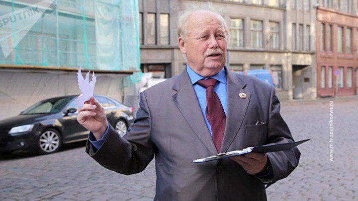 МИД РФ пообещал ответ на высылку российского военного пенсионера из Латвии МИД РФ пообещал ответ на высылку российского военного пенсионера из Латвии