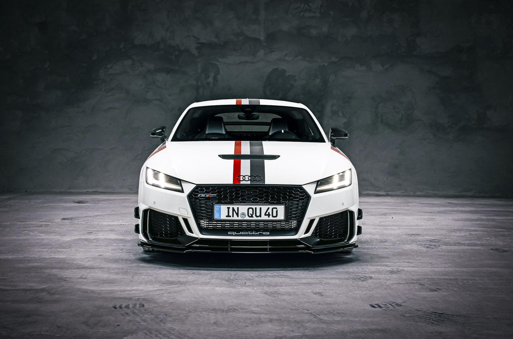 Audi отметила 40-летие технологии полного привода quattro спецверсией TT RS