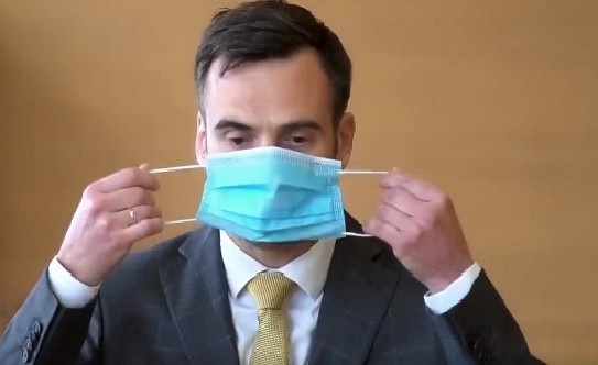 Мэр Риги объявил конкурс масок