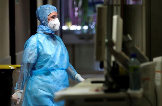 Covid-19: зараженных бельгийских врачей попросили продолжить работу