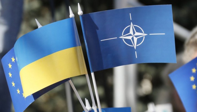 Украина назвала приоритетом создание с НАТО высокоточного оружия Украина назвала приоритетом создание с НАТО высокоточного оружия