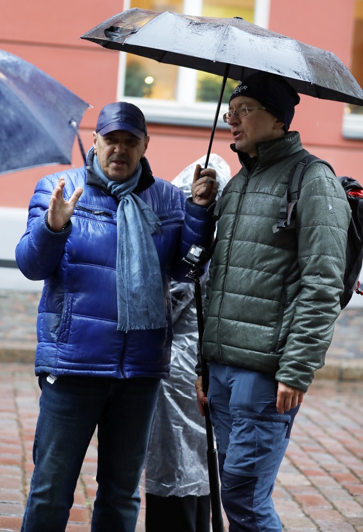 Pie Saeimas notika denacionalizēto namu īrnieku pikets