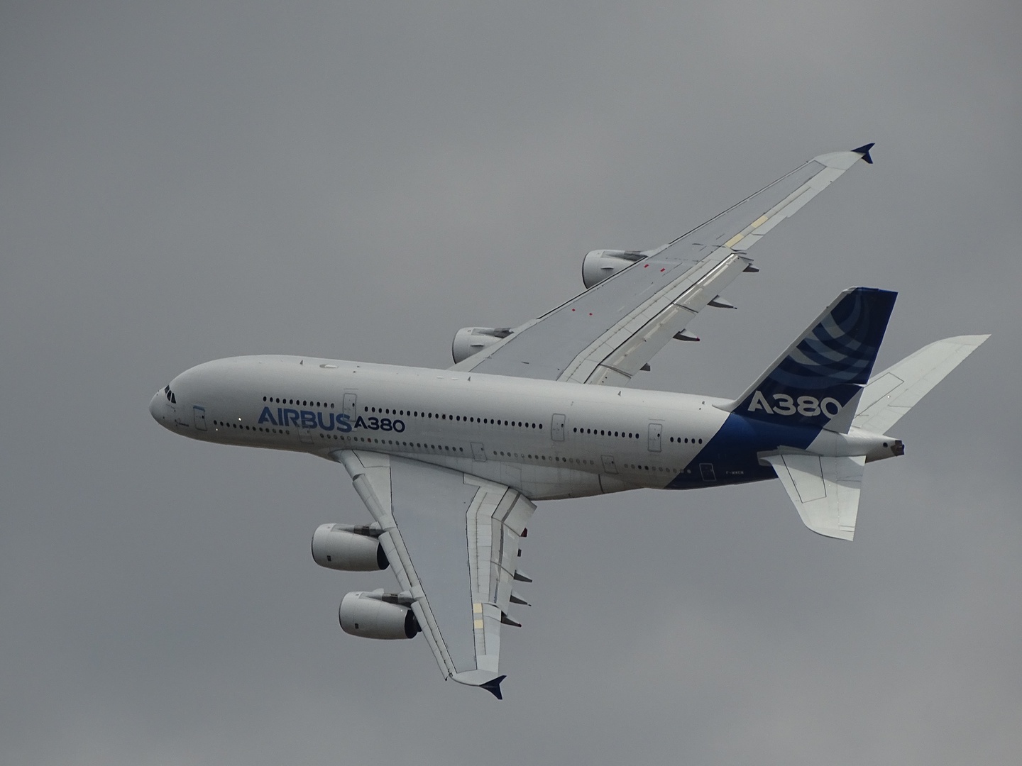 "Airbus" trešajā ceturksnī cietis 767 miljonu eiro zaudējumus "Airbus" trešajā ceturksnī cietis 767 miljonu eiro zaudējumus
