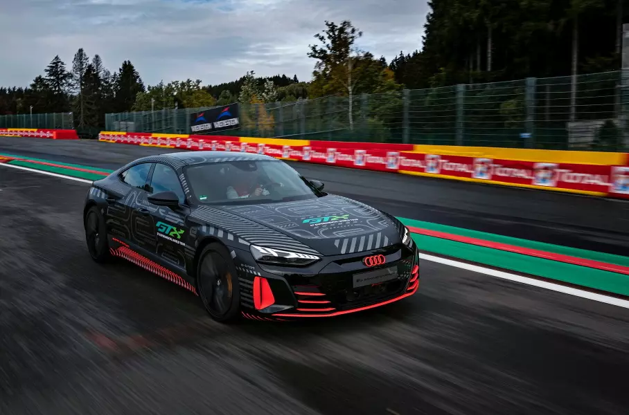 Внешние данные Audi электромобилей линейки RS