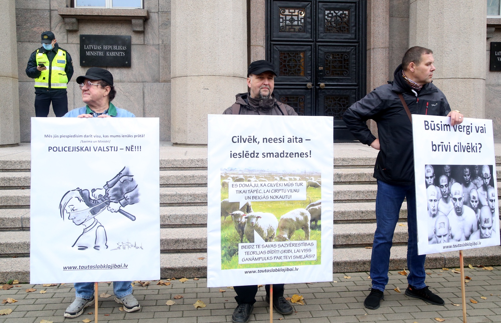 В шествии против ношения масок приняли участие 80 человек