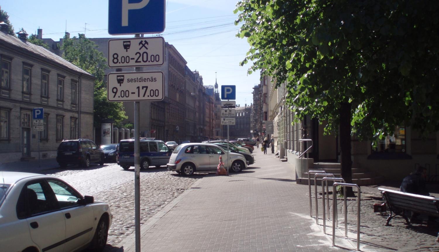 Изменится зонирование автостоянок на участках набережной 11 Ноября