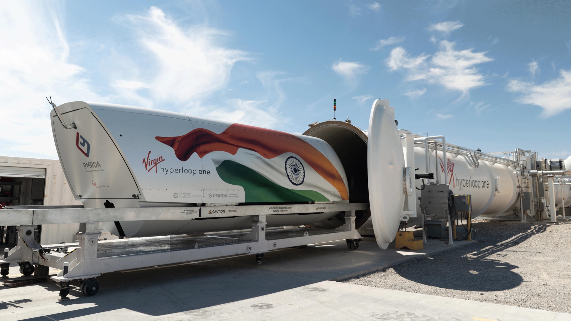В Неваде прошли пассажирские испытания вакуумного поезда Hyperloop