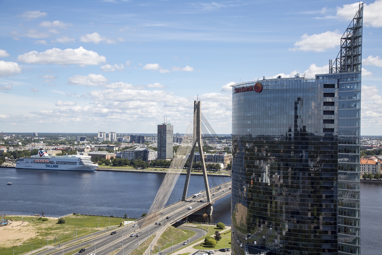 "Swedbank" internetbankā turpmāk būs iespējams pārvaldīt arī kontus bankā "Citadele"