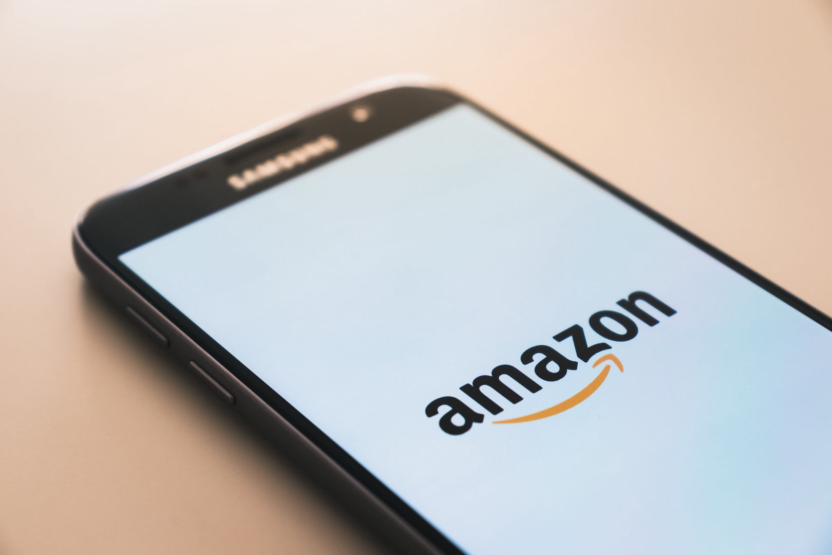 EK apsūdz "Amazon" konkurences noteikumu pārkāpumos