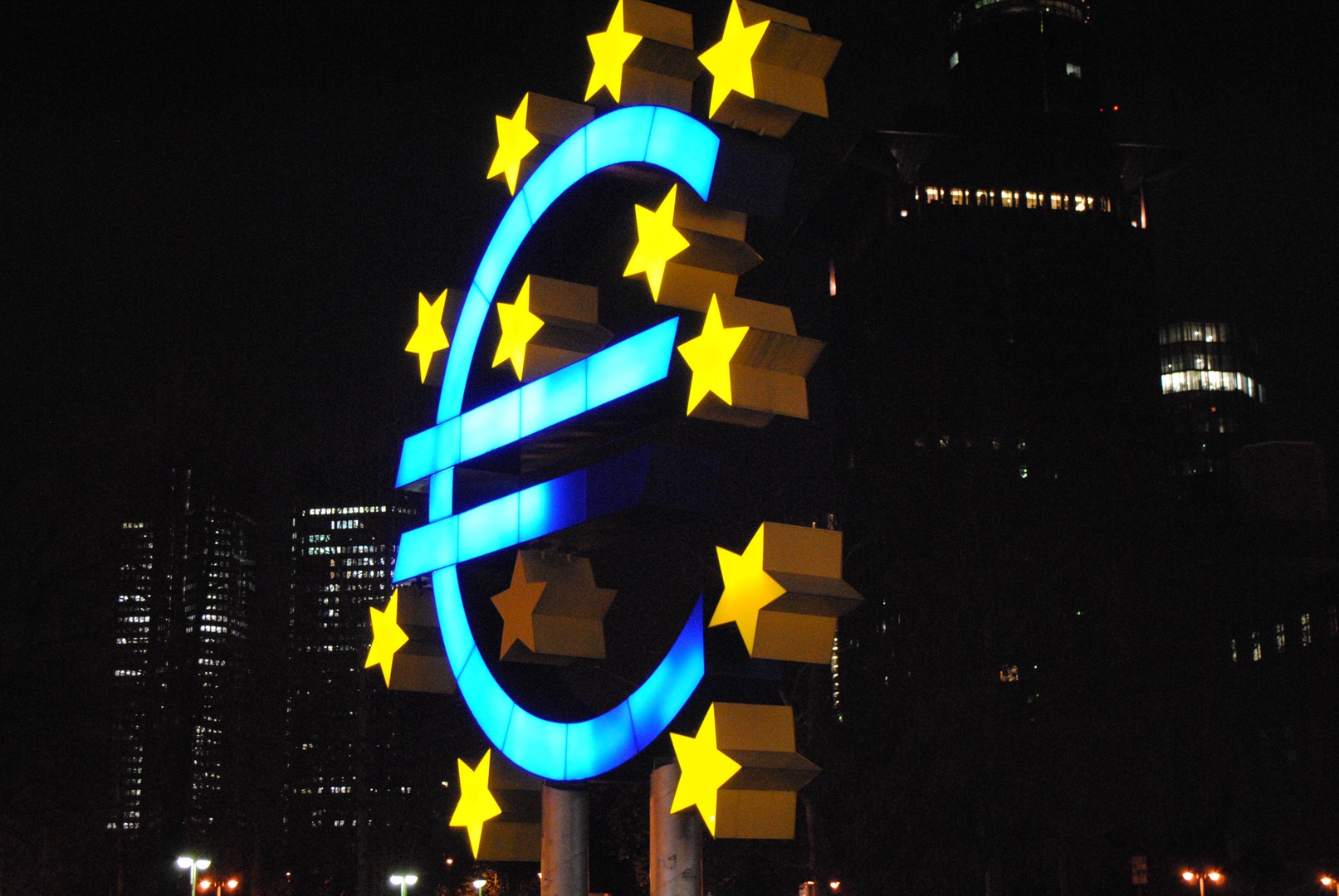 Eiropas Komisija šogad Latvijā prognozē ekonomikas kritumu 5,6% apmērā
