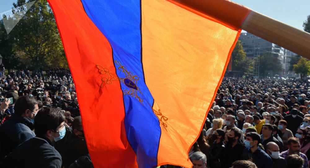 Митингующие в Ереване выдвинули Пашиняну ультиматум