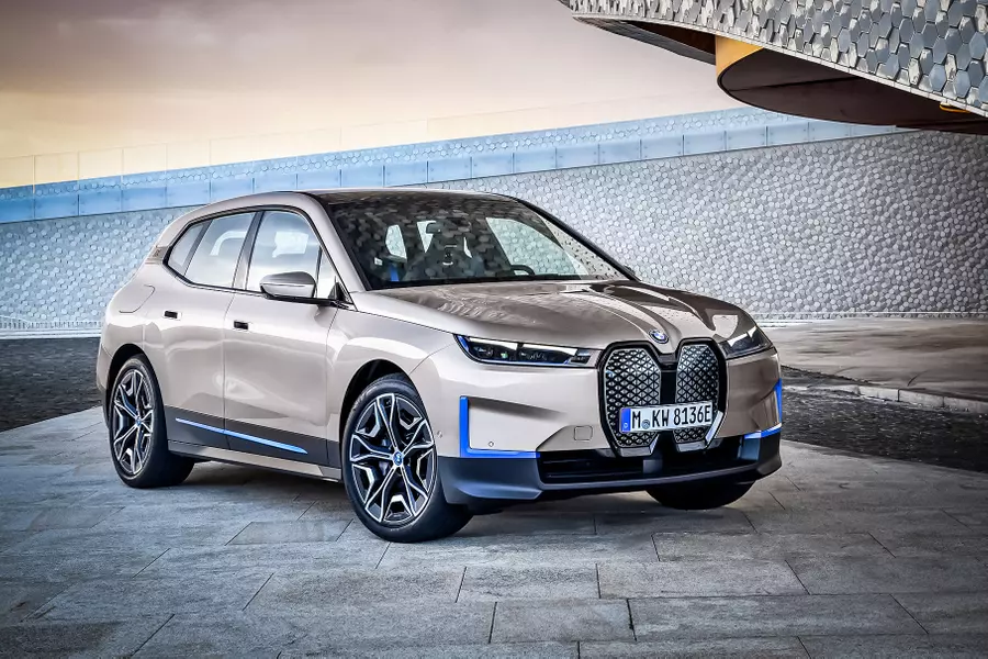 500 сил и 5 секунд до сотни - электрический BMW iX