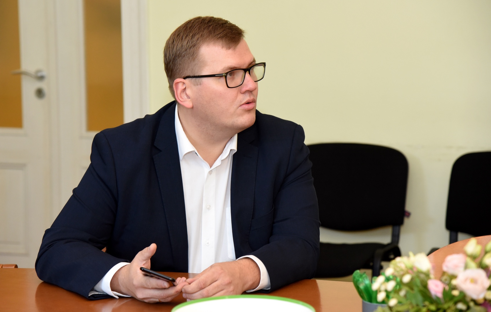 Pūce atkāpjas no ministra amata