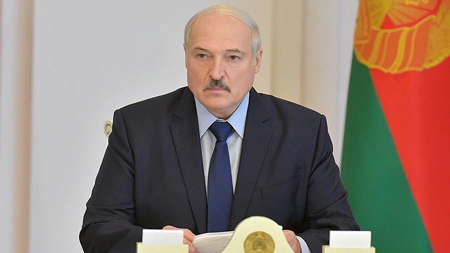 Лукашенко: Covid-19 - ширма, за которой пытаются переделить мир