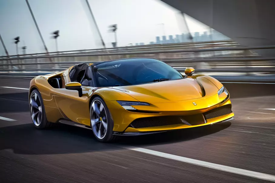 Гиперкар Ferrari с тысячью силами теперь можно будет приобрести в варианте без крыши Гиперкар Ferrari с тысячью силами теперь можно будет приобрести в варианте без крыши