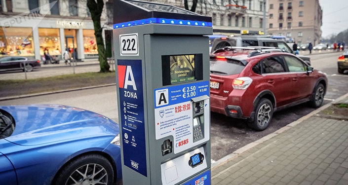 Рижская дума откажется от месячных абонементов на автостоянки для депутатов