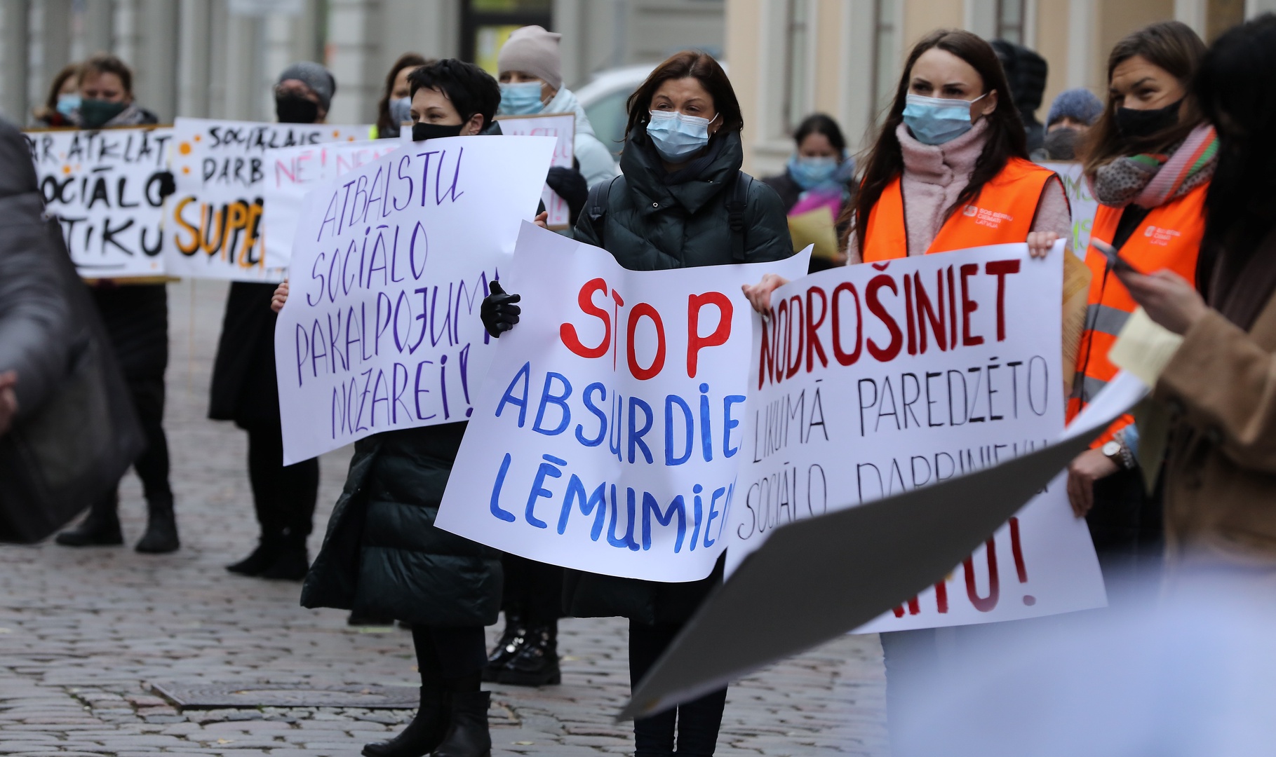 Социальные работники на пикетах выразили недовольство условиями труда