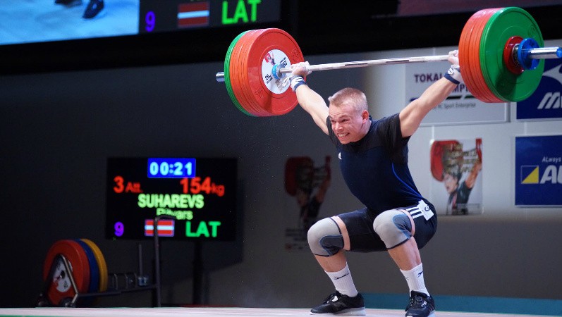 Взял вес! Латвийский штангист завоевал бронзу на Чемпионате Европы