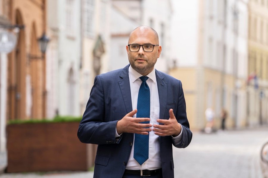 NEPLP выдал лицензию на вещание одному TV Rain. И обещает не спускать с него глаз