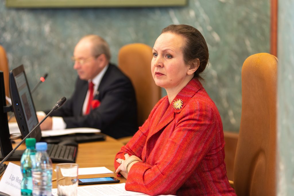 Партнеры правительства: сейчас не лучшее время для смены министра