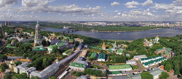 Внимание! МИД призывает граждан Латвии в ближайшее время покинуть Украину