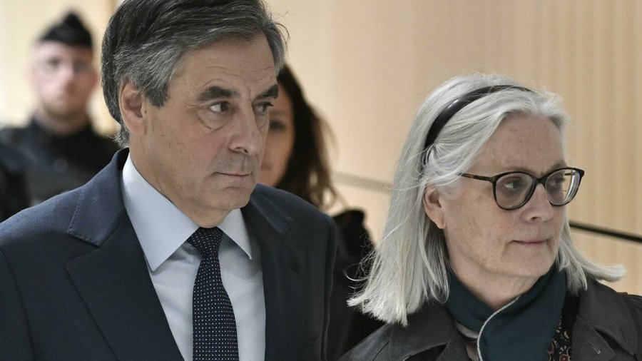 Во Франции экс-премьер-министра приговорили к 4 годам лишения свободы