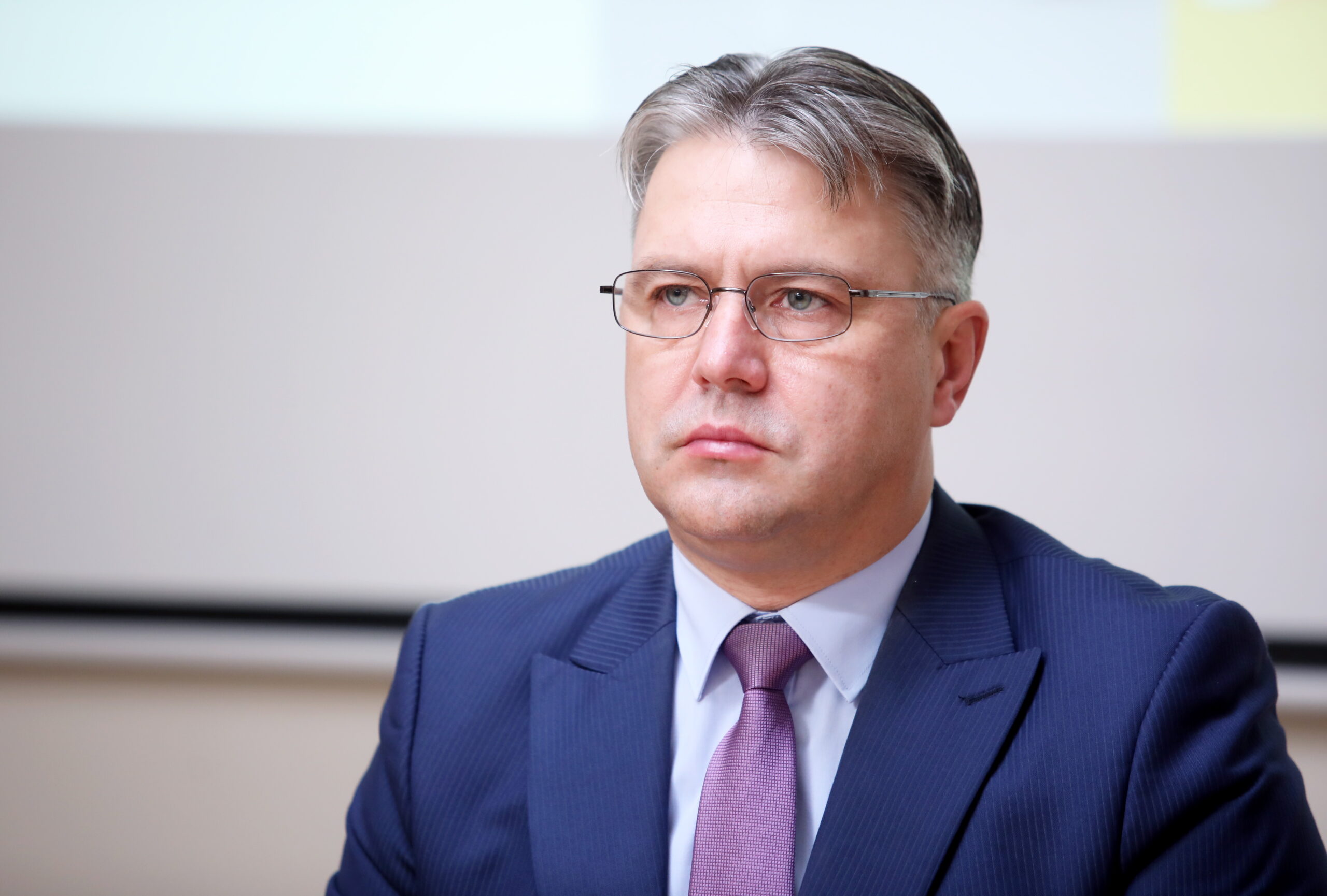 Омбудсмен: экономия на самых бедных людях недопустима