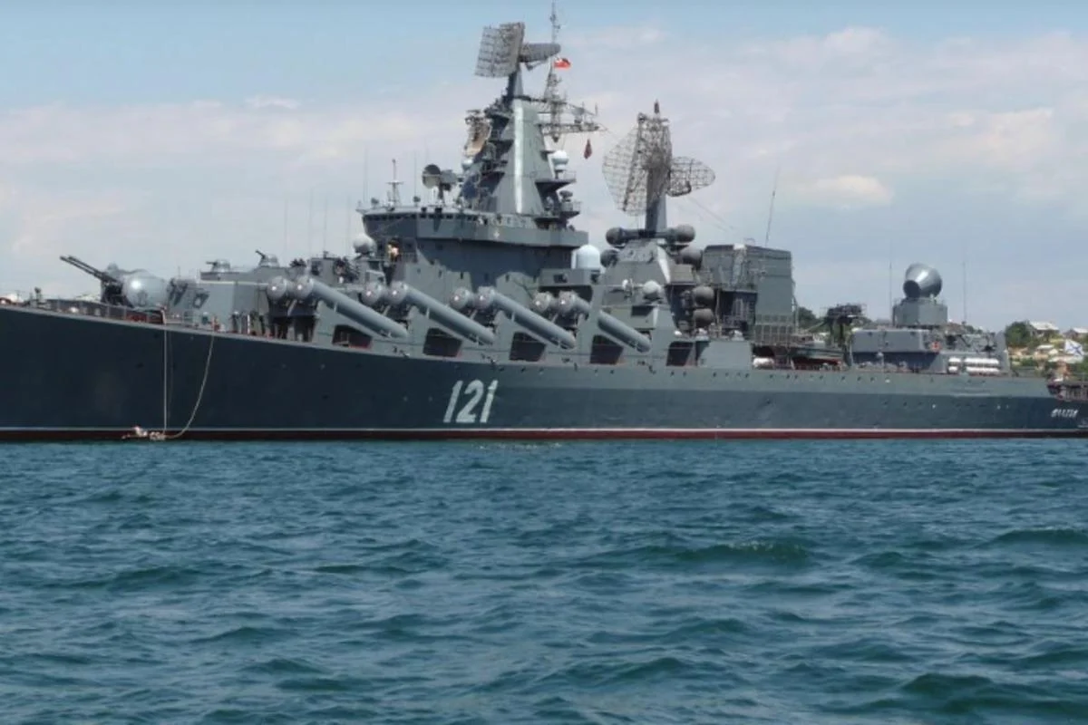 Загорелся российский корабль, "посланный" пограничниками с острова Змеиный
