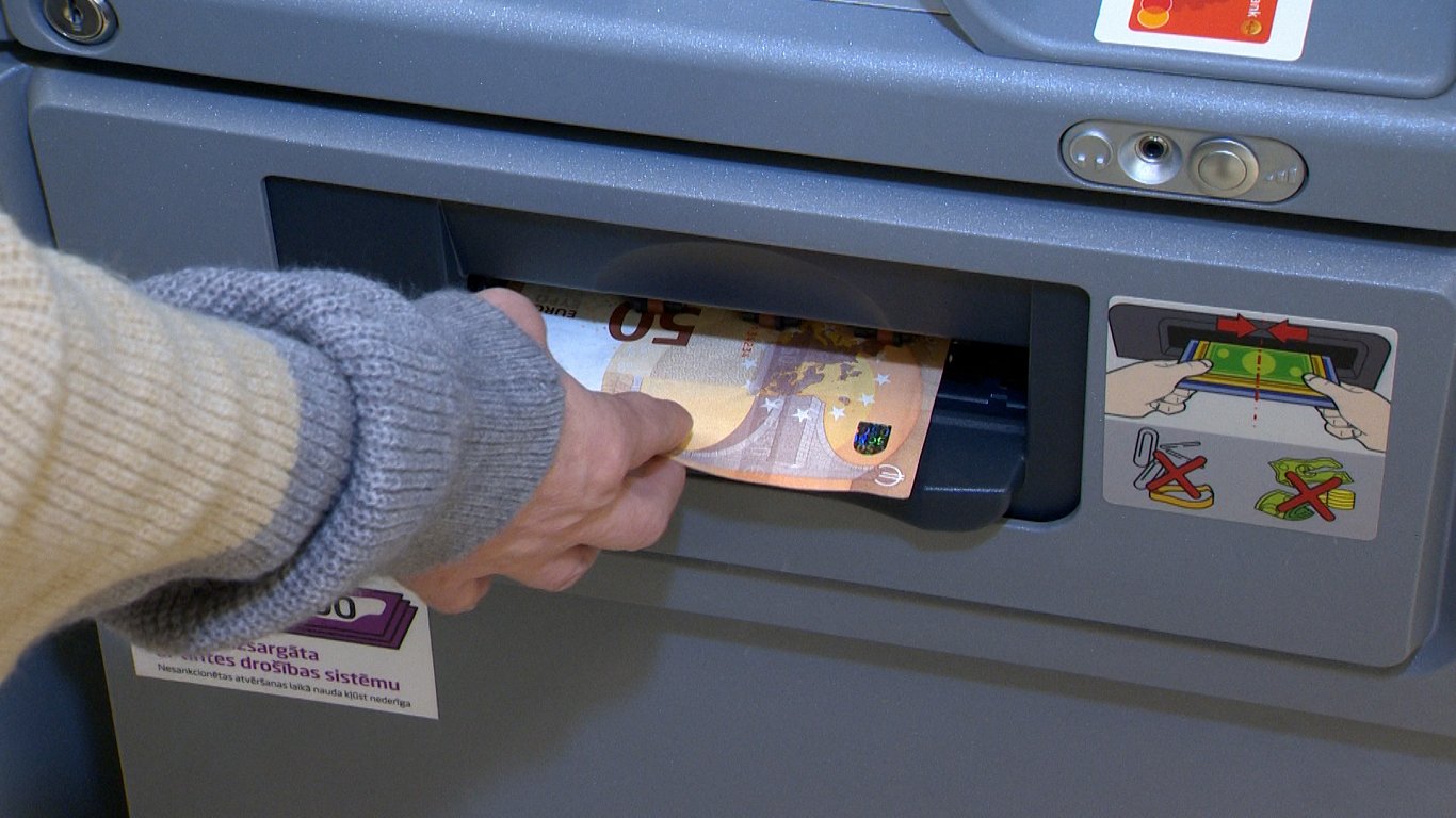 Продолжает расти количество сберегательных счетов Продолжает расти количество сберегательных счетов
