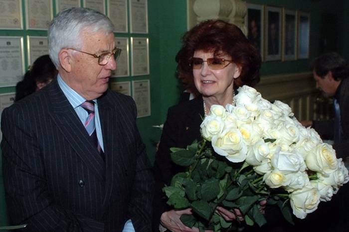 "Можете поздравить меня с тем, что эти годы прожиты с одной женой": Паулс отмечает бриллиантовую свадьбу "Можете поздравить меня с тем, что эти годы прожиты с одной женой": Паулс отмечает бриллиантовую свадьбу