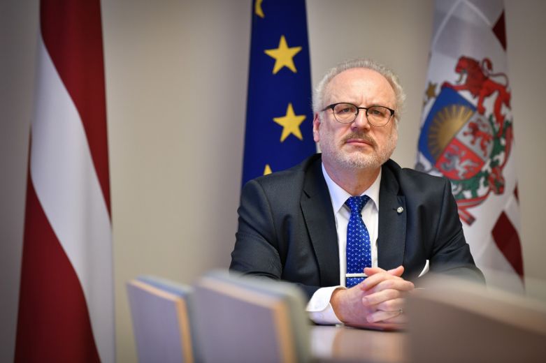 Latvijas fakti: рейтинг президента Латвии держится " в минусе" 4 месяца подряд