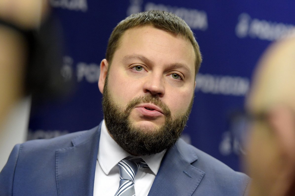 Пять человек задержаны по подозрению в подготовке покушения на полицейского