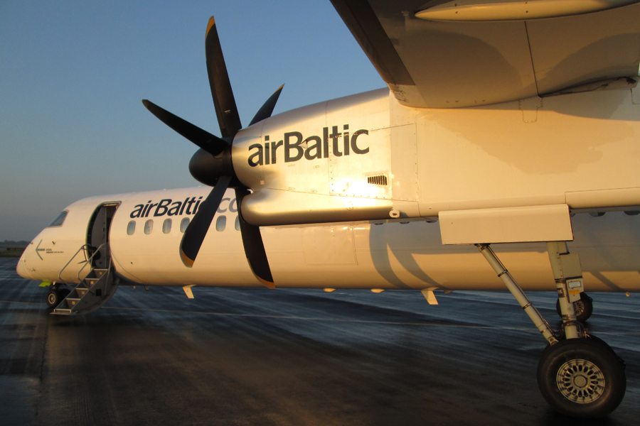 "airBaltic" запускает специальные рейсы в Лиепаю
