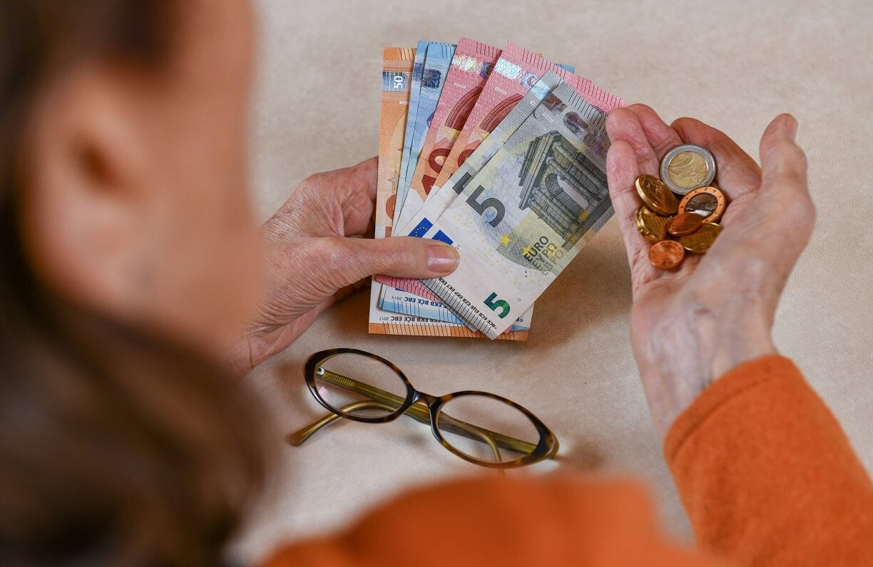 Этой осенью в полном объеме будут проиндексированы пенсии до 683 евро