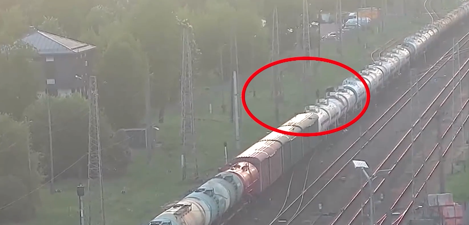 В Кенгарагсе подросток попытался запрыгнуть на поезд. Финал трагичный