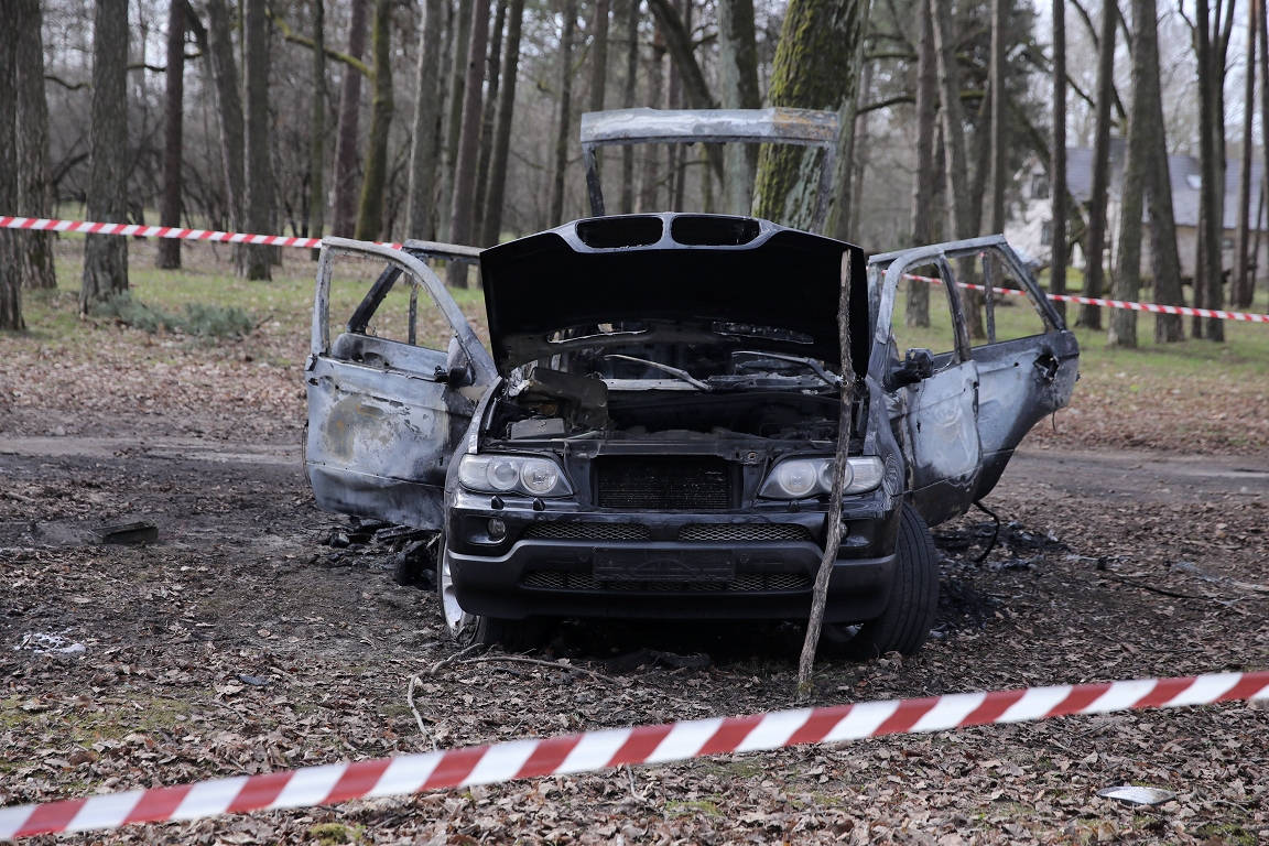Владелицу сервиса, где прятали BMW X5 убийц Беззубова, оставили в заключении