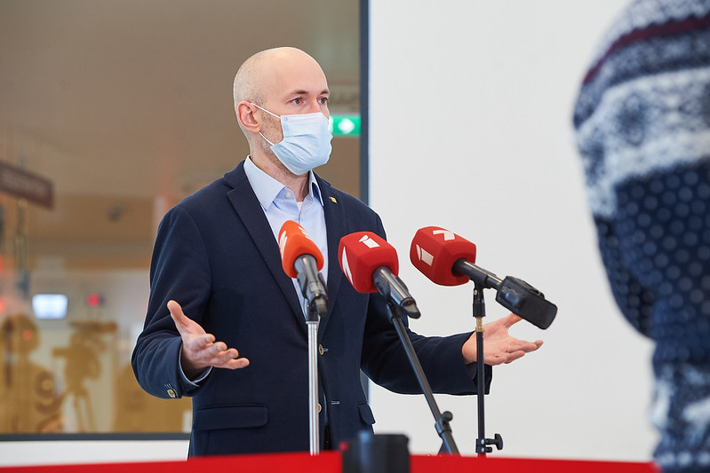 Павлютс: в будущем могут разрешить выбрать какой вакциной привиться