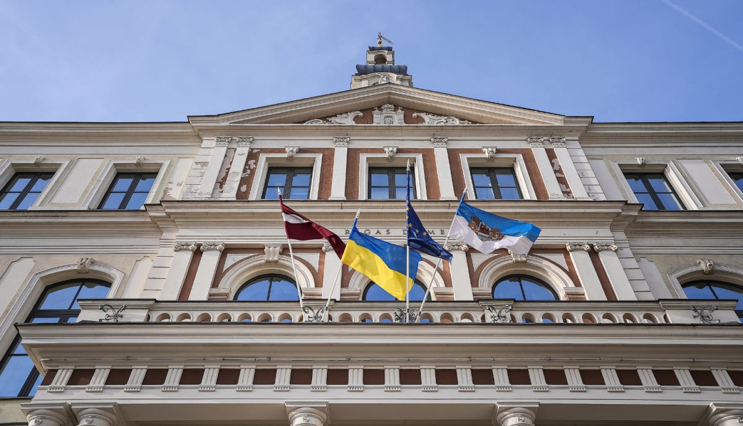 Рижское самоуправление планирует пожертвовать Украине 100 000 евро