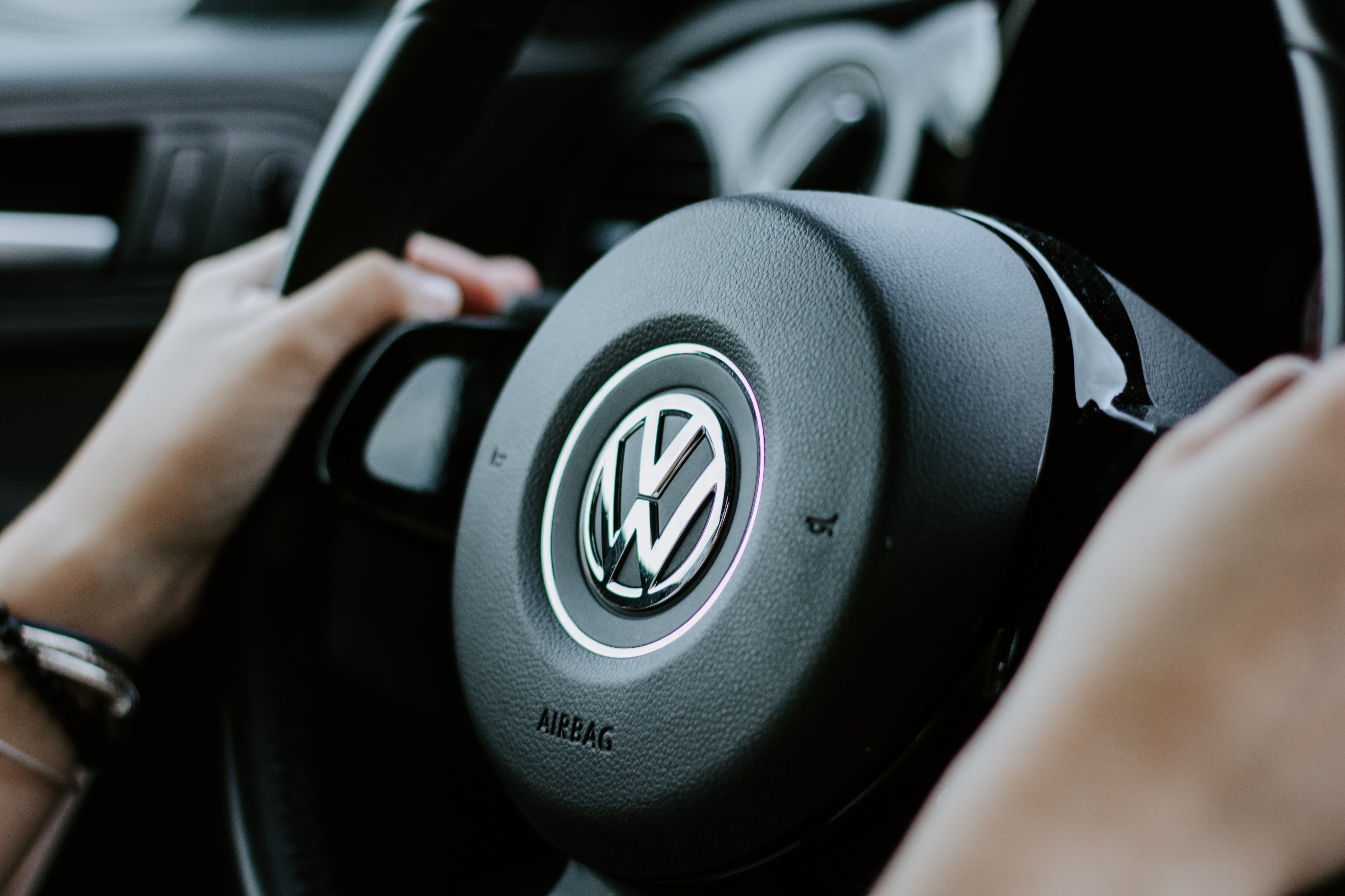 Pirmajā ceturksnī būtiski kāpusi "Volkswagen" peļņa