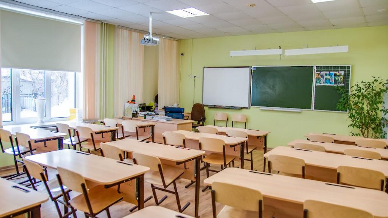 Несовершеннолетних беженцев могут обязать учиться только очно Несовершеннолетних беженцев могут обязать учиться только очно