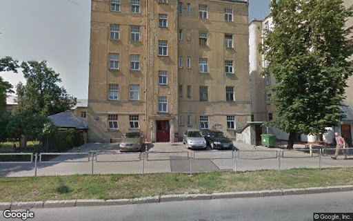 "Война" за парковку на улице Чака "Война" за парковку на улице Чака