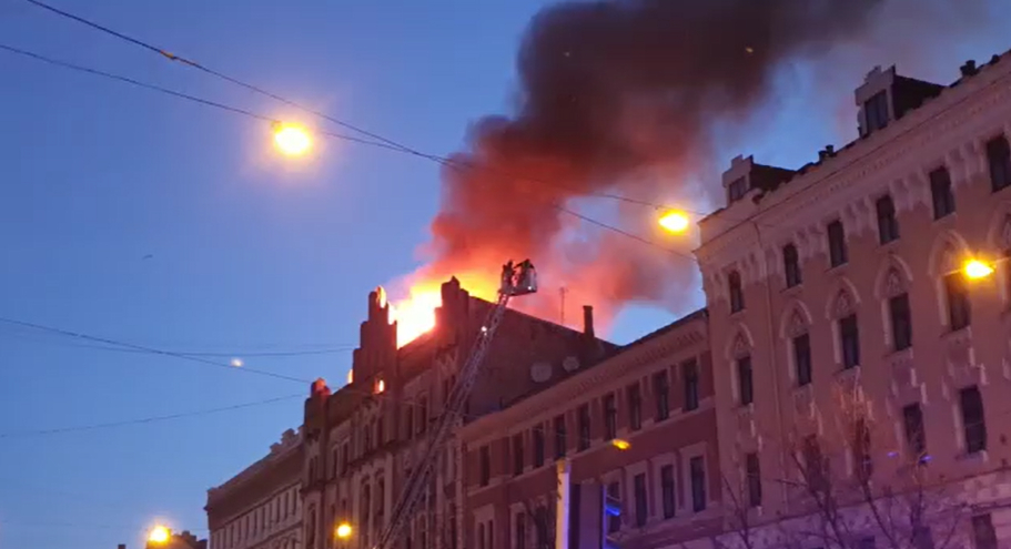 "Спасите, убивают!" - отзывы постояльцев о нелегальном хостеле, сгоревшем в Риге