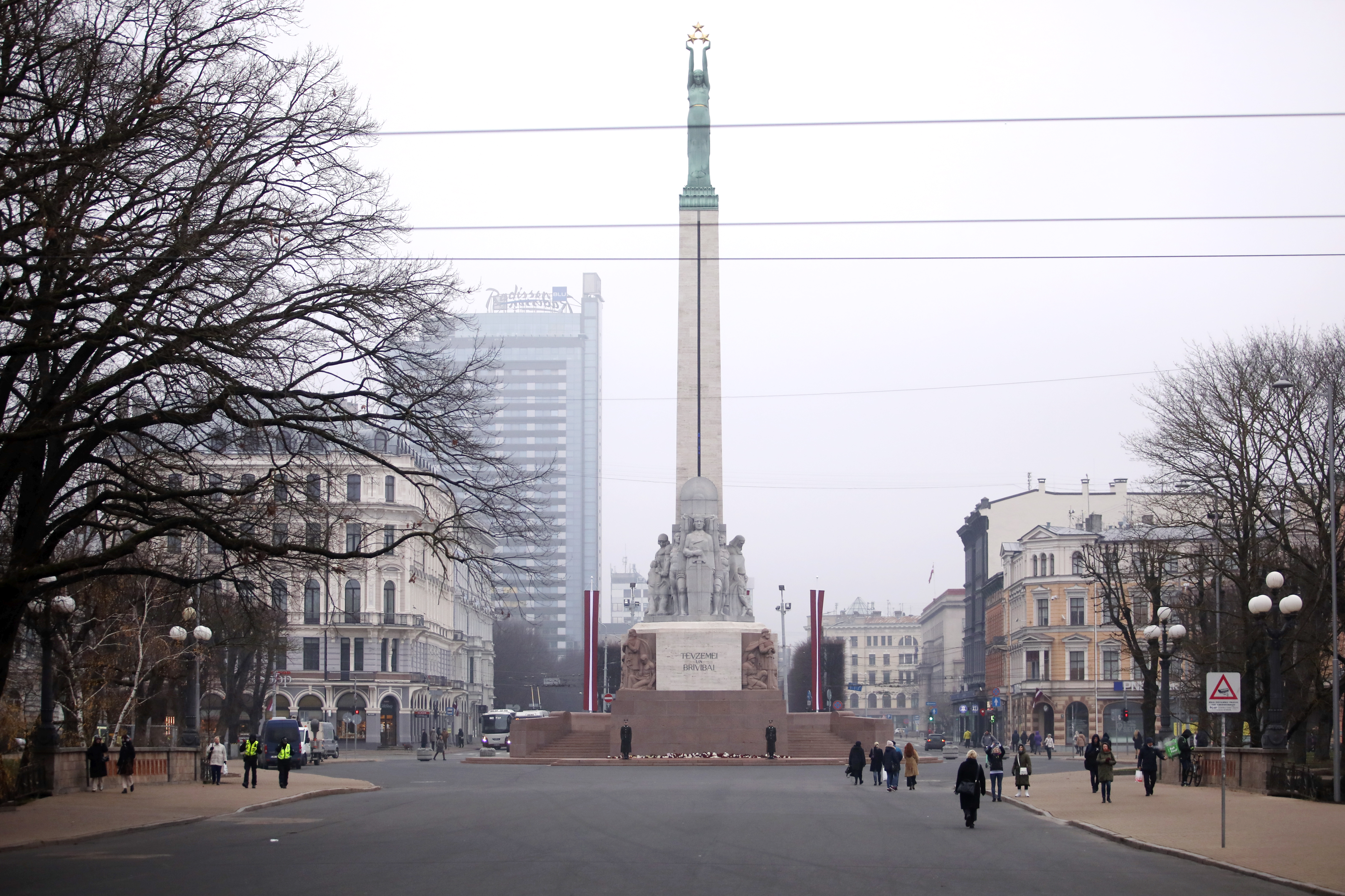 В среду - пасмурно, местами дожди и туманы
