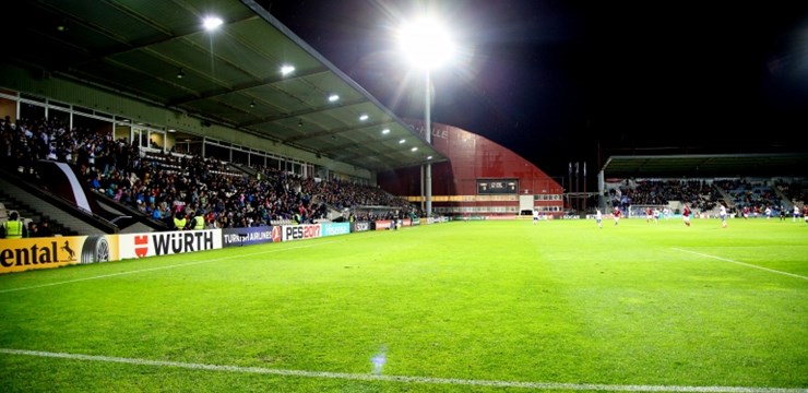 Федерация футбола заплатила UEFA 5000 евро за зрителей без масок