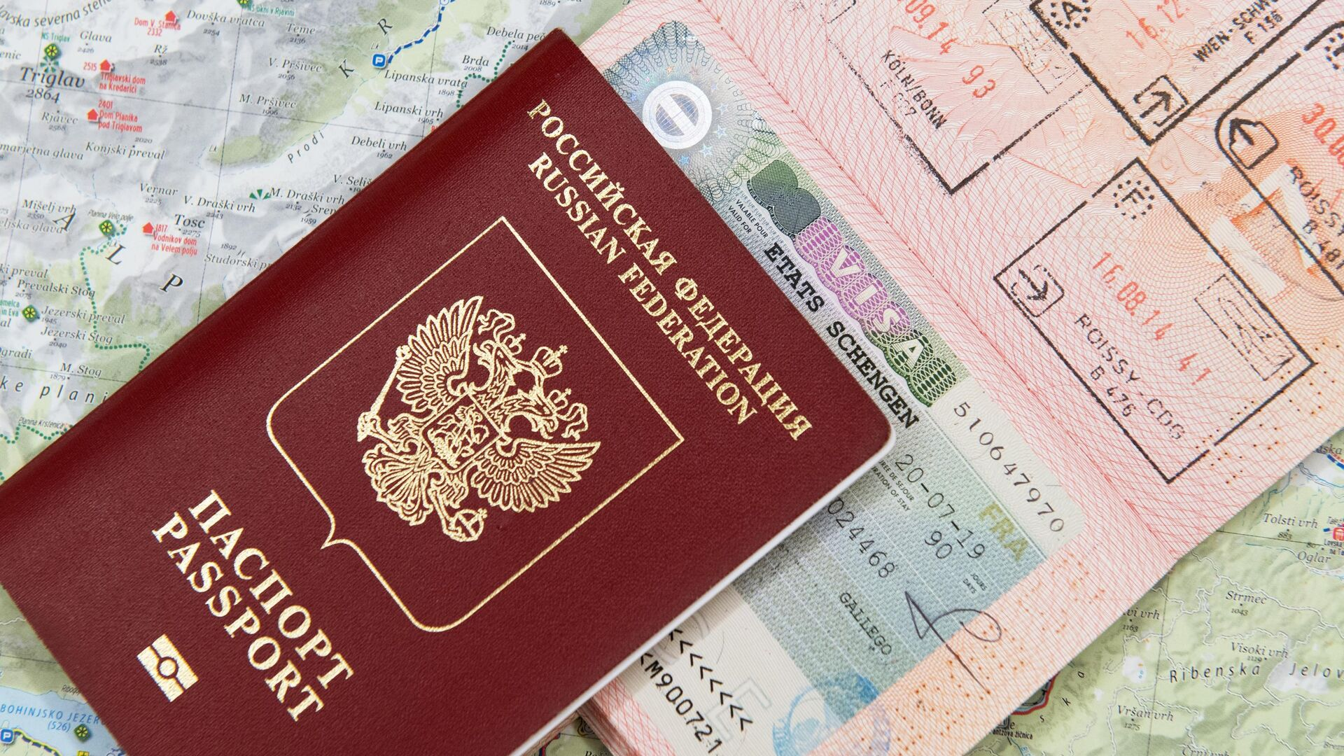 Самые пожилые граждане России в основном решили остаться в Латвии и получить новые ВНЖ Самые пожилые граждане России в основном решили остаться в Латвии и получить новые ВНЖ